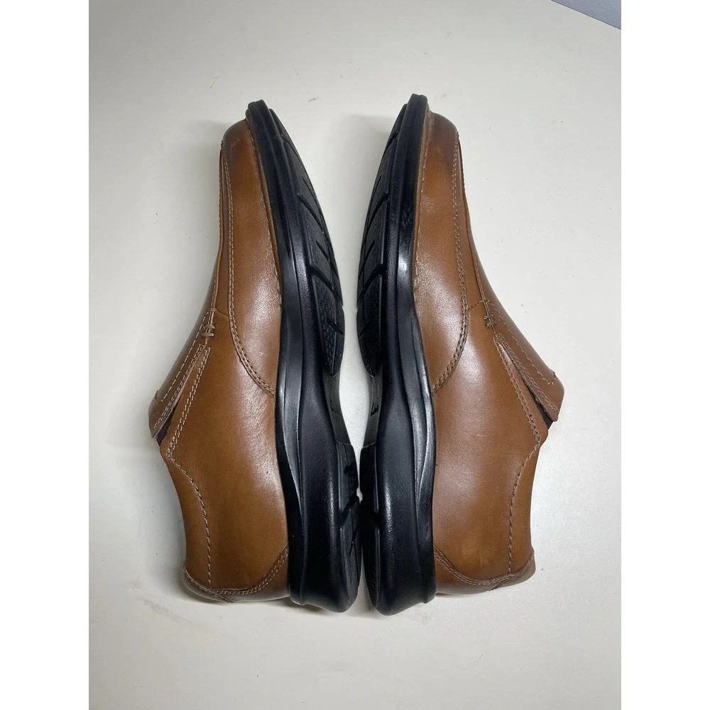 Clarks 14885  Mens Brown Leather Slip On Dress Loafers Shoes Size 91M Square Toe